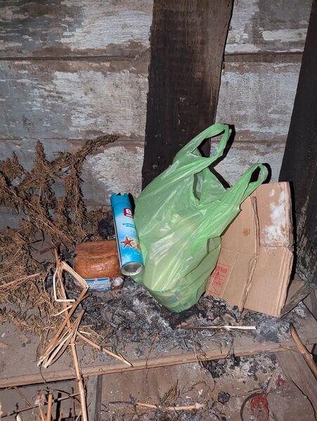 Файл:Стол и ингредиенты эксперимент Домик.jpeg